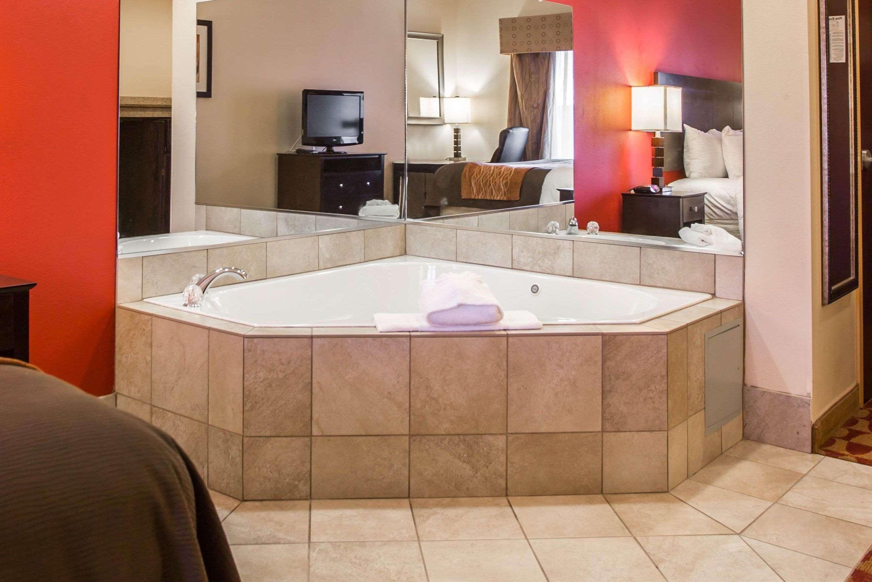 Comfort Inn & Suites Augusta Fort Eisenhower Area Extérieur photo