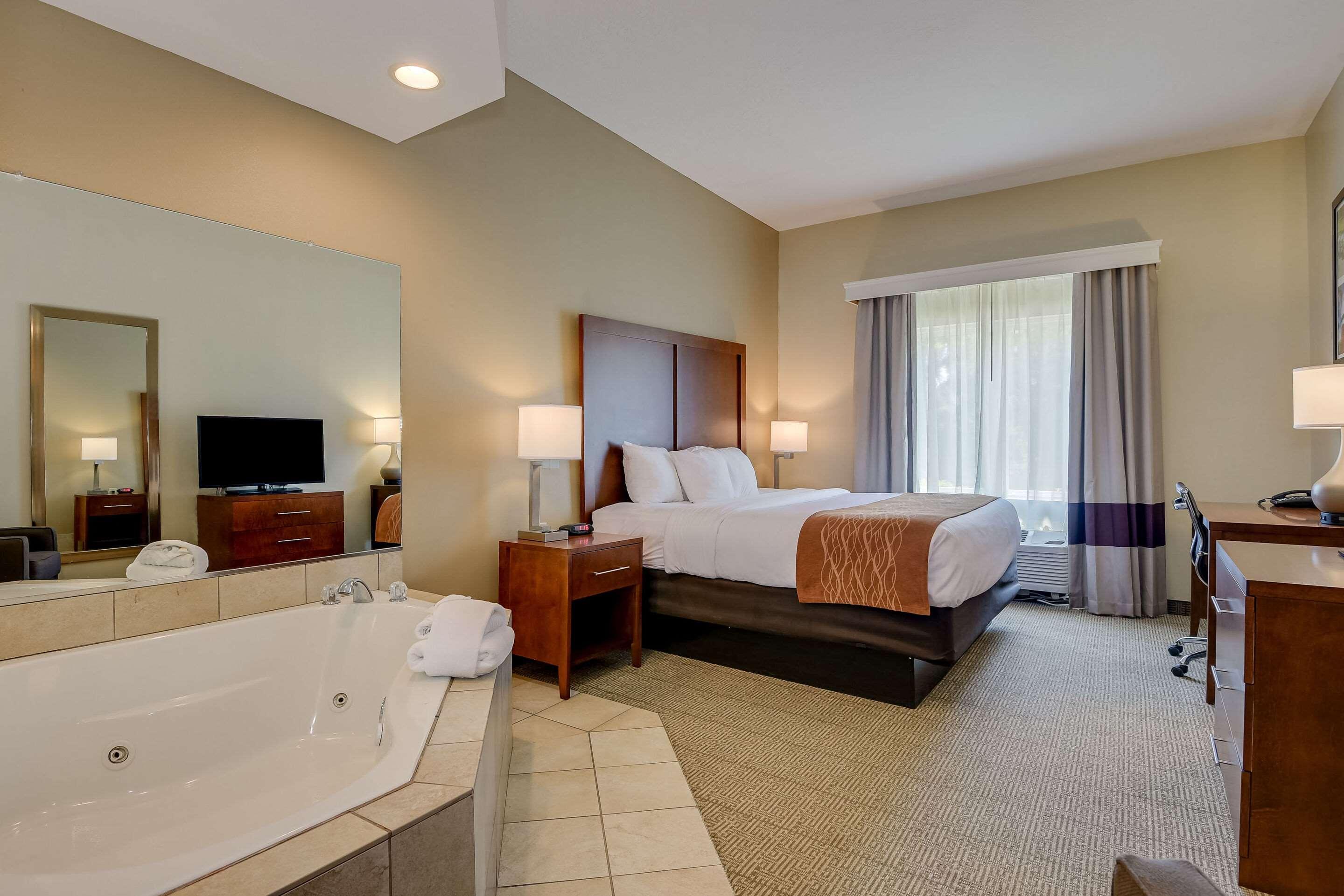 Comfort Inn & Suites Augusta Fort Eisenhower Area Extérieur photo