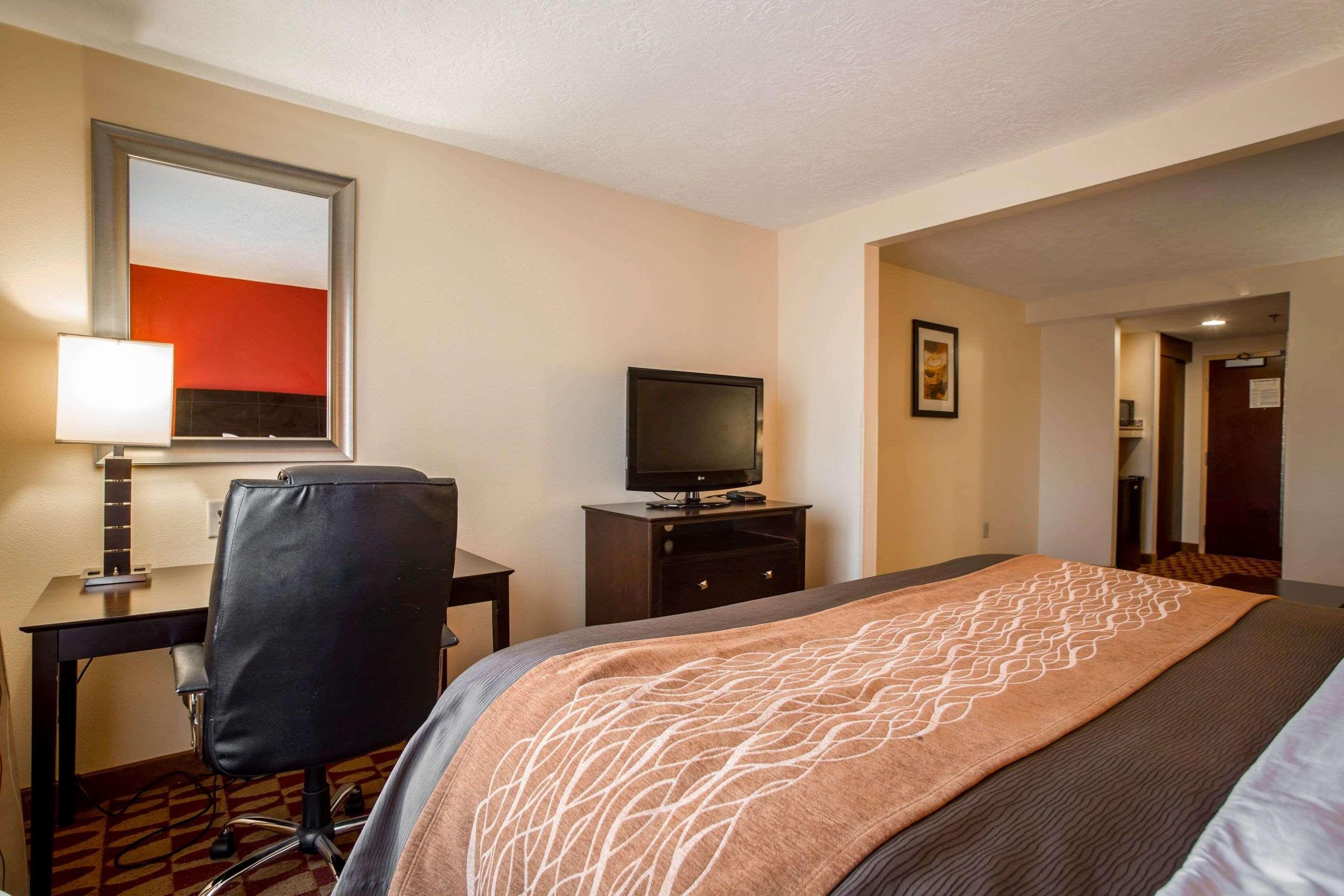 Comfort Inn & Suites Augusta Fort Eisenhower Area Extérieur photo