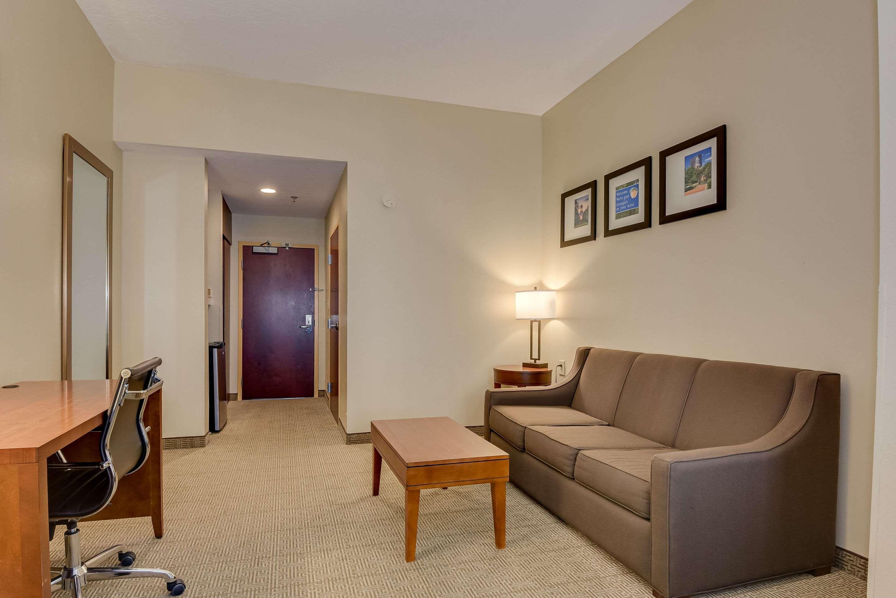 Comfort Inn & Suites Augusta Fort Eisenhower Area Extérieur photo