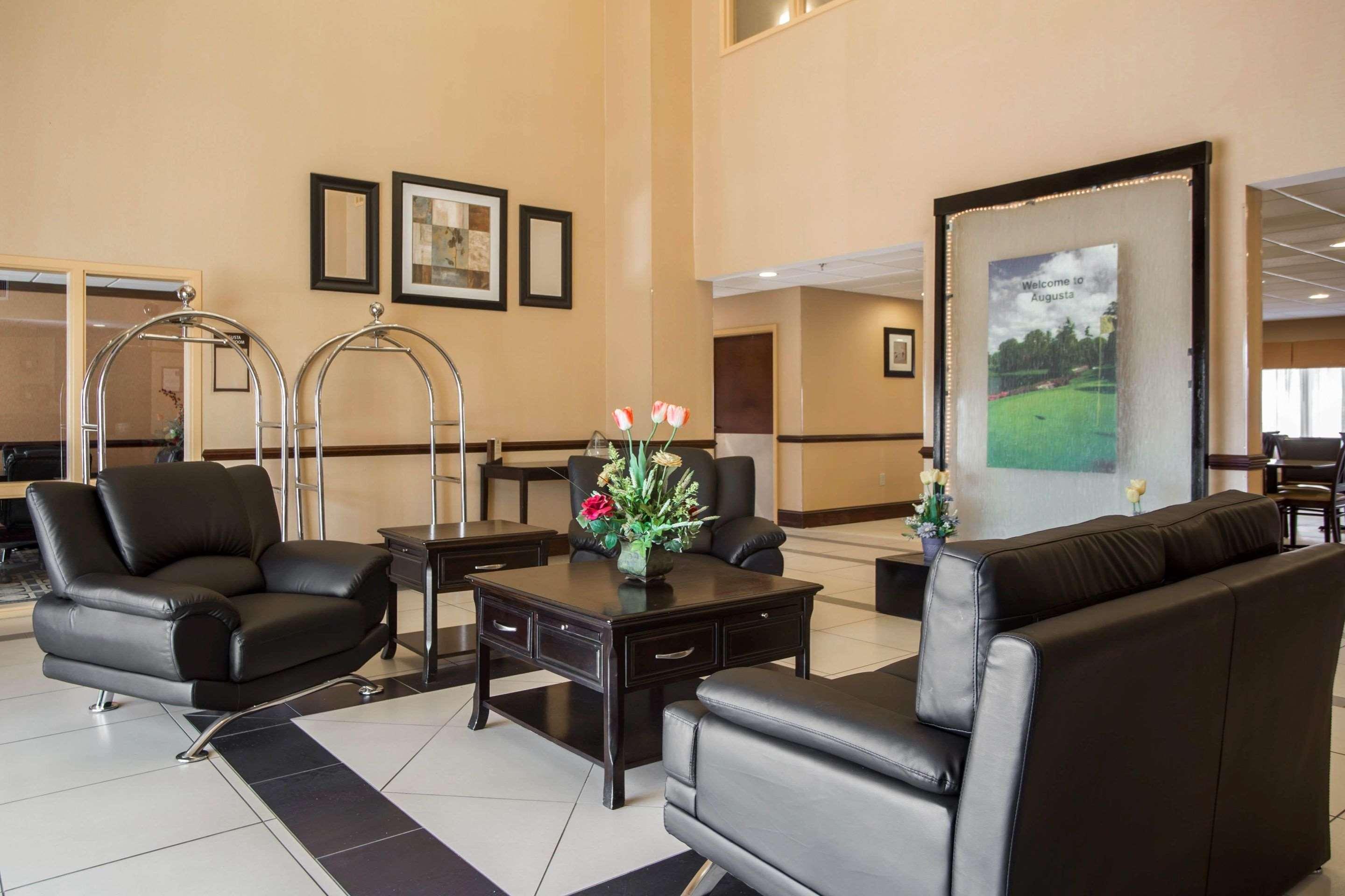 Comfort Inn & Suites Augusta Fort Eisenhower Area Extérieur photo